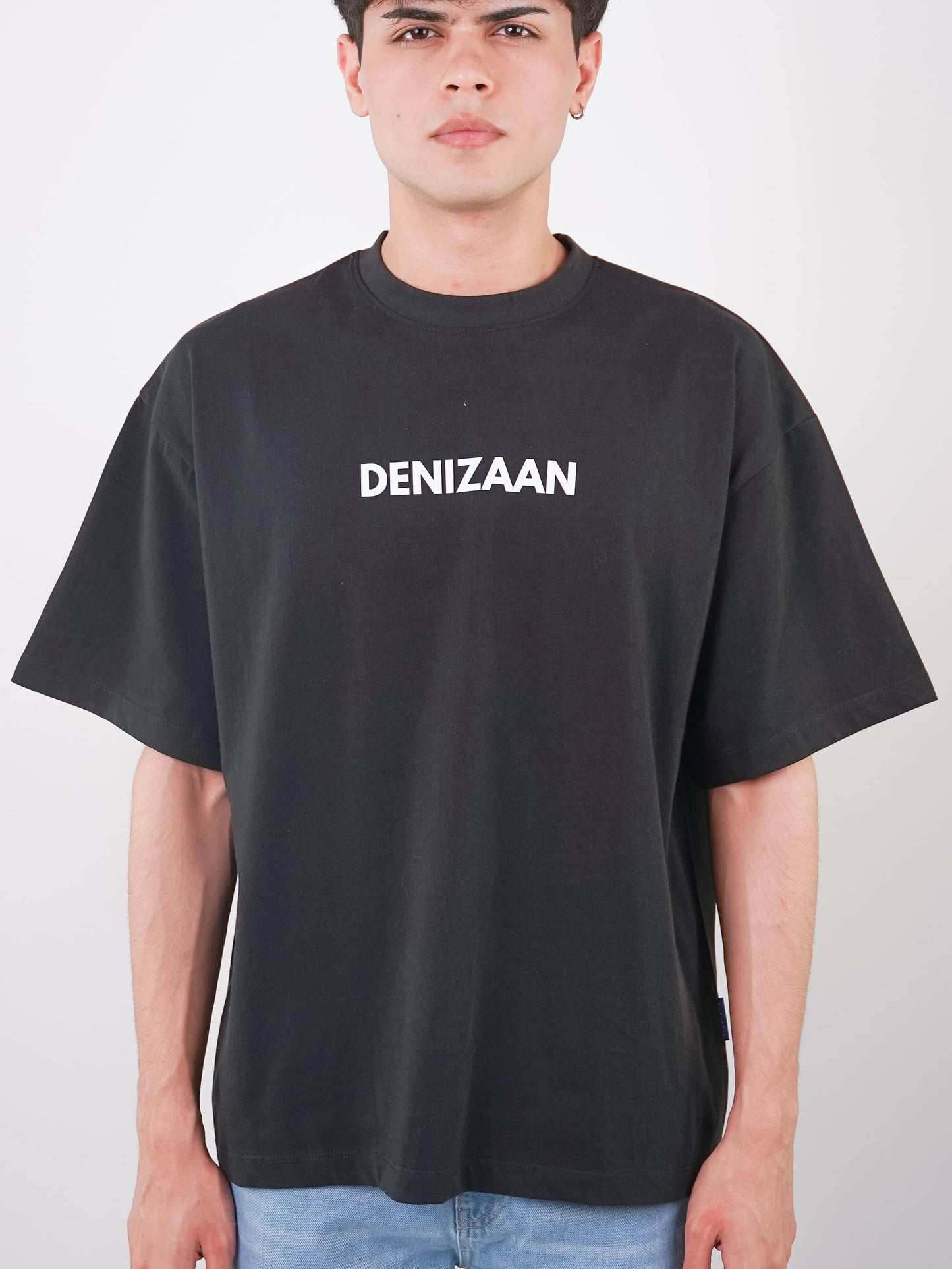 QALEENKAAR | BLACK TEE