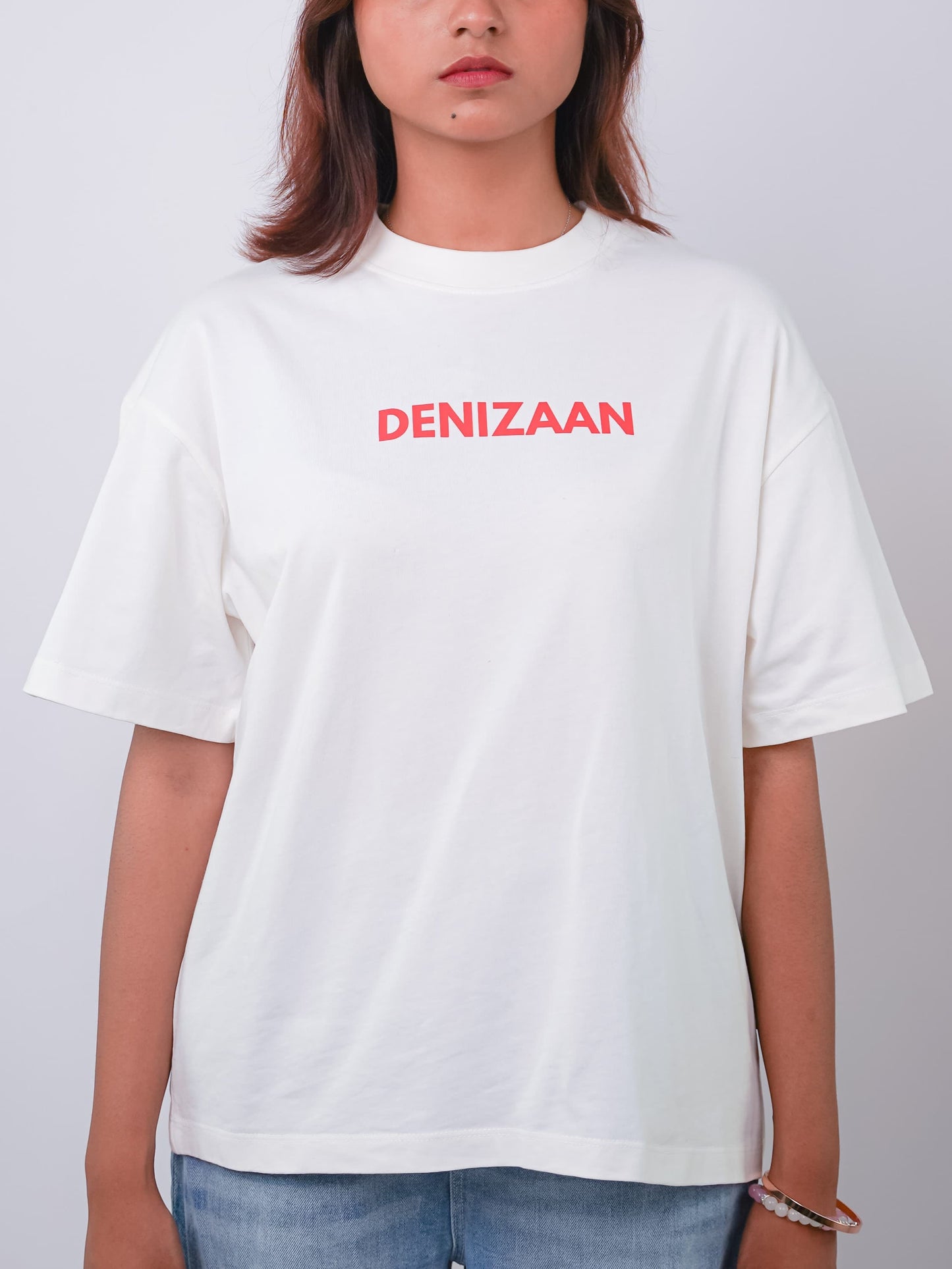 QALEENKAAR | WHITE TEE